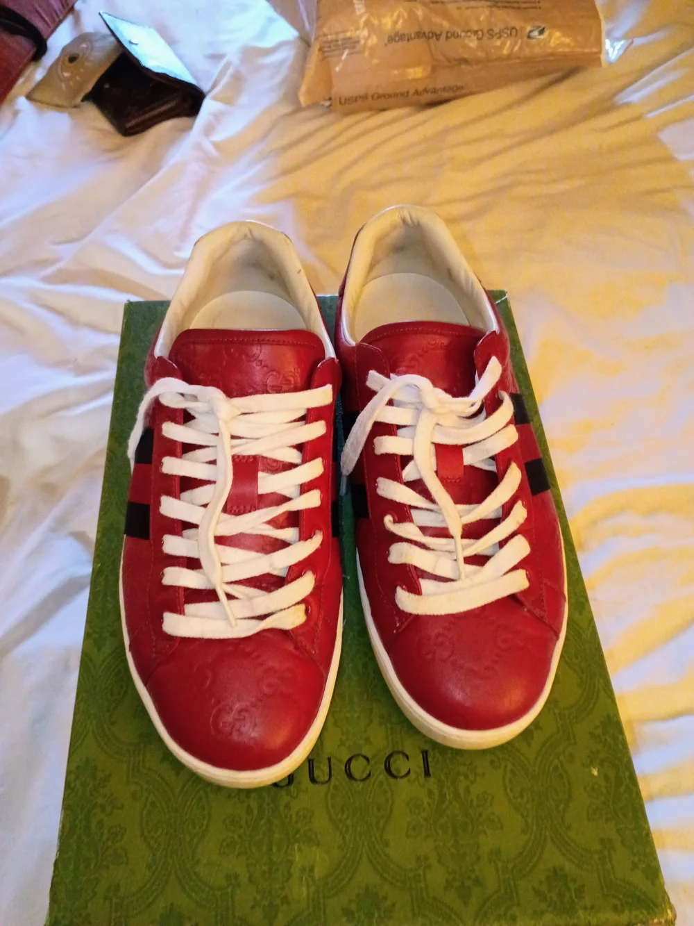 Gucci Mens Red Leather Low-Top Sneakers